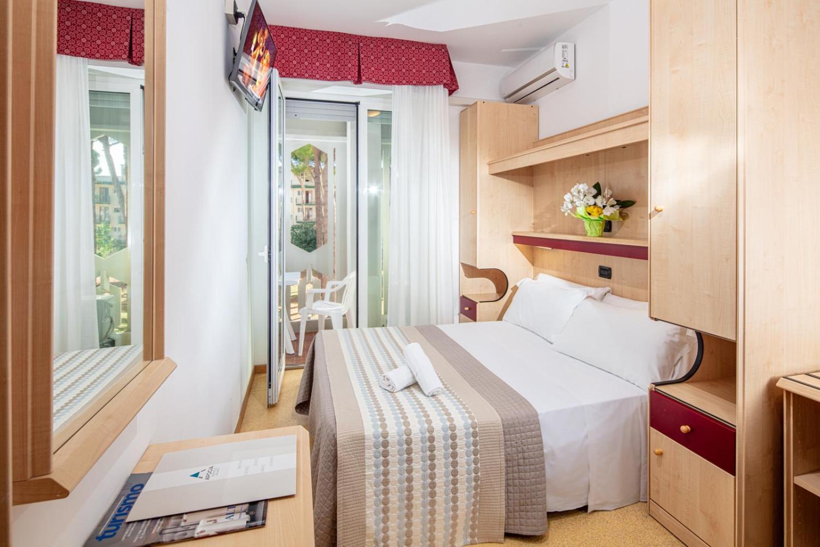 Hotel Regina Lignano Sabbiadoro Quarto foto