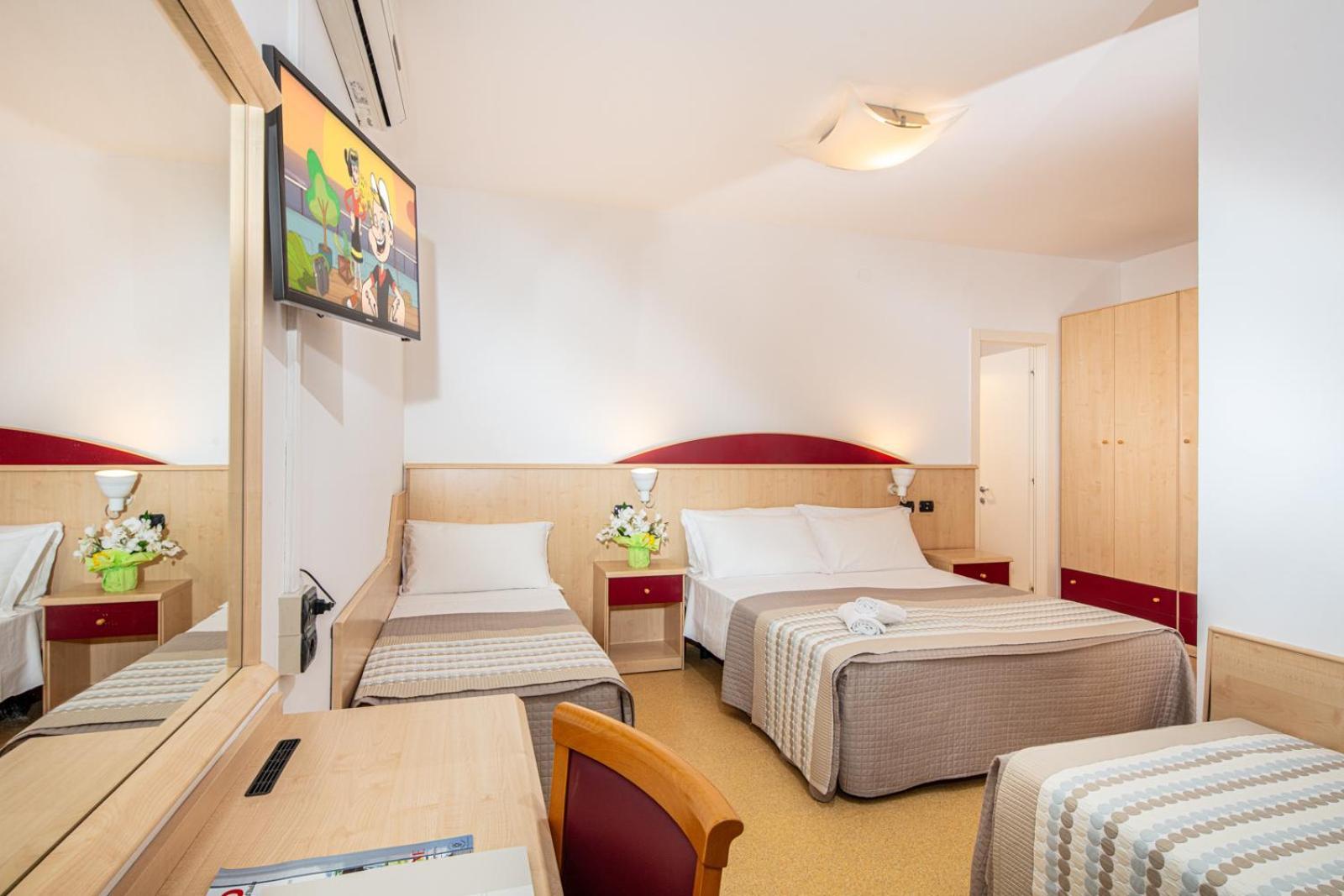 Hotel Regina Lignano Sabbiadoro Quarto foto